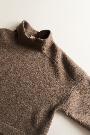 Pullover in beige/braun aus Wolle