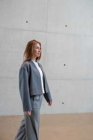 Nachhaltige Kurzjacke / eleganter Blazer aus hochwertiger Wolle